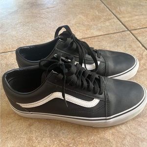 VANS OLD SKOOL LEATHER - Black and white Womens Size 9